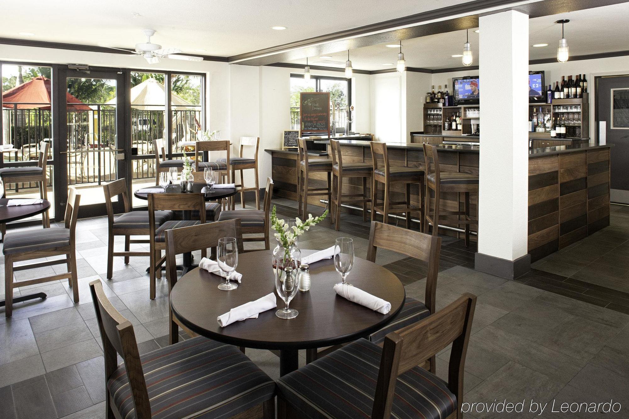 Four Points By Sheraton Fort Myers Airport Eksteriør billede