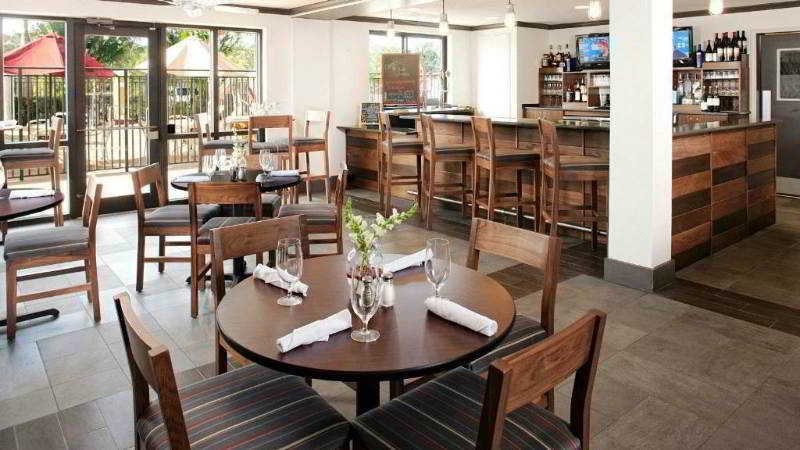 Four Points By Sheraton Fort Myers Airport Eksteriør billede