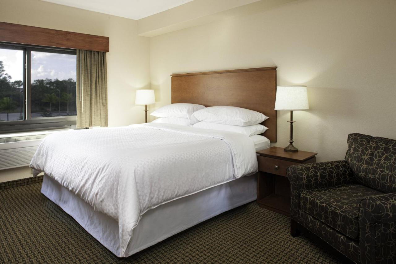 Four Points By Sheraton Fort Myers Airport Eksteriør billede